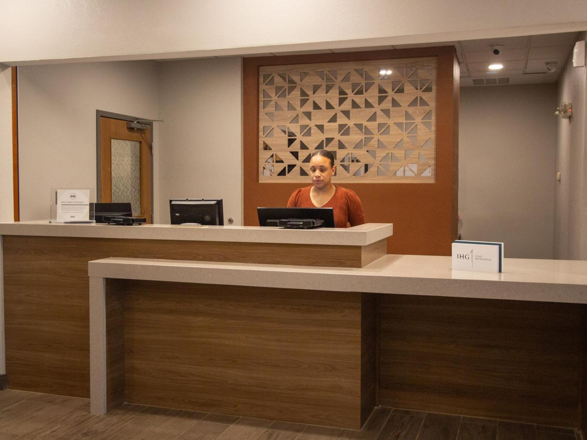 Candlewood Suites Louisville North, An Ihg Hotel Clarksville Εξωτερικό φωτογραφία