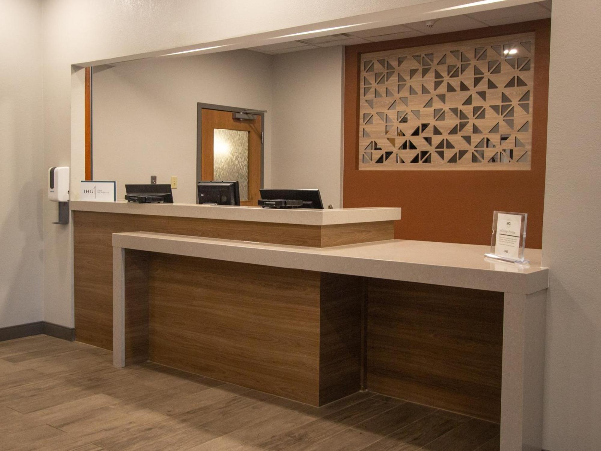 Candlewood Suites Louisville North, An Ihg Hotel Clarksville Εξωτερικό φωτογραφία